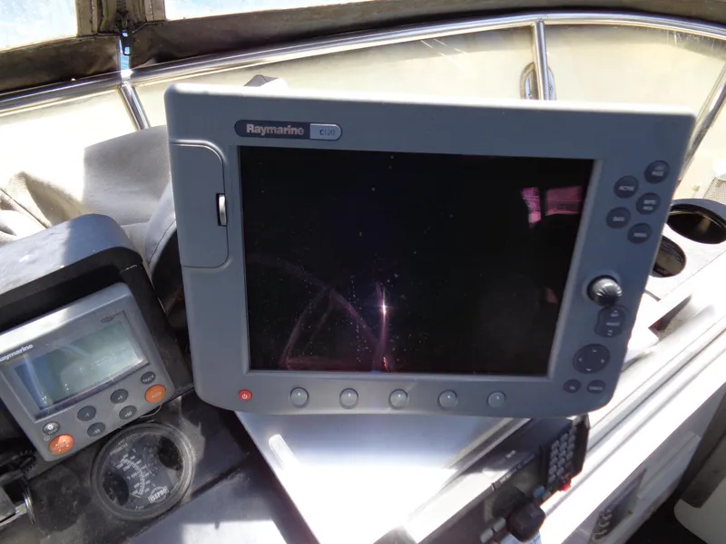 Raymarine C120