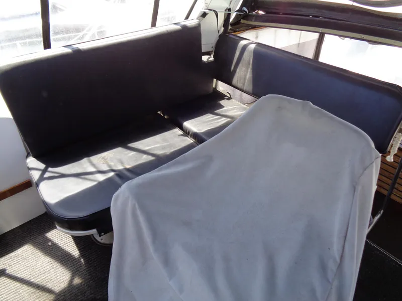 1986 Kha Shing Aft Cabin Motor Yacht