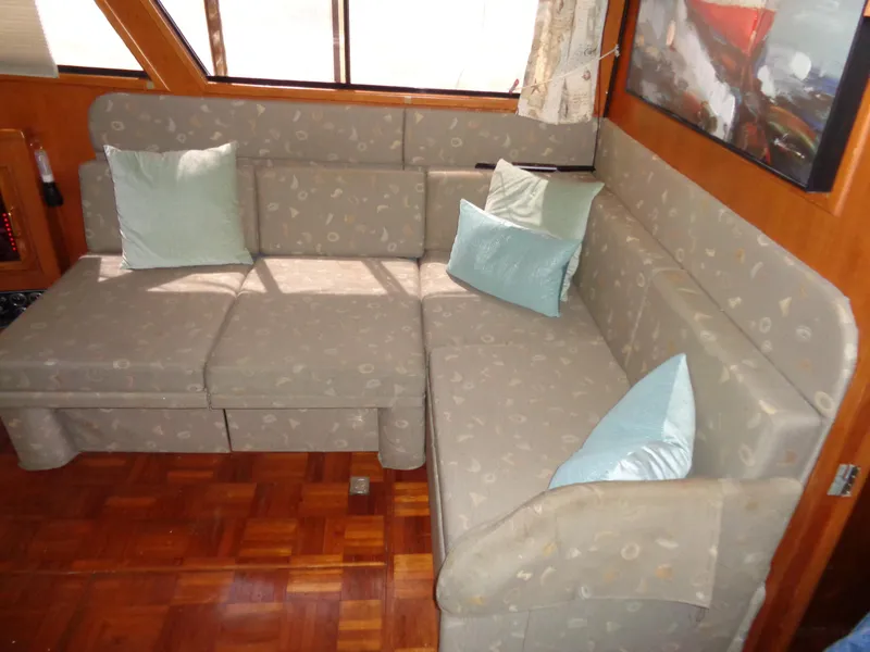 1986 Kha Shing Aft Cabin Motor Yacht