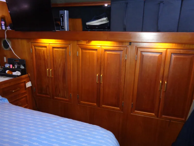 1986 Kha Shing Aft Cabin Motor Yacht