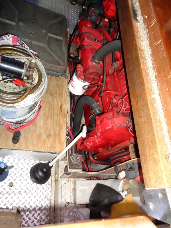 1986 Kha Shing Aft Cabin Motor Yacht