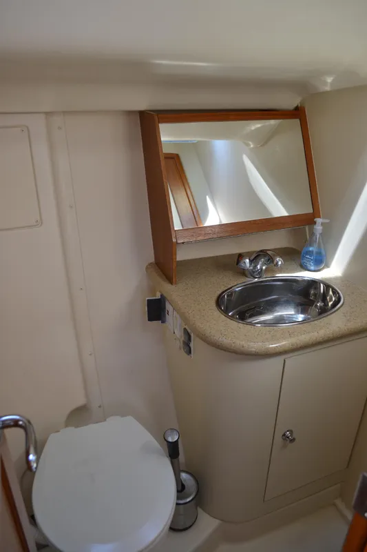 2007 Hunter 44 Deck Salon