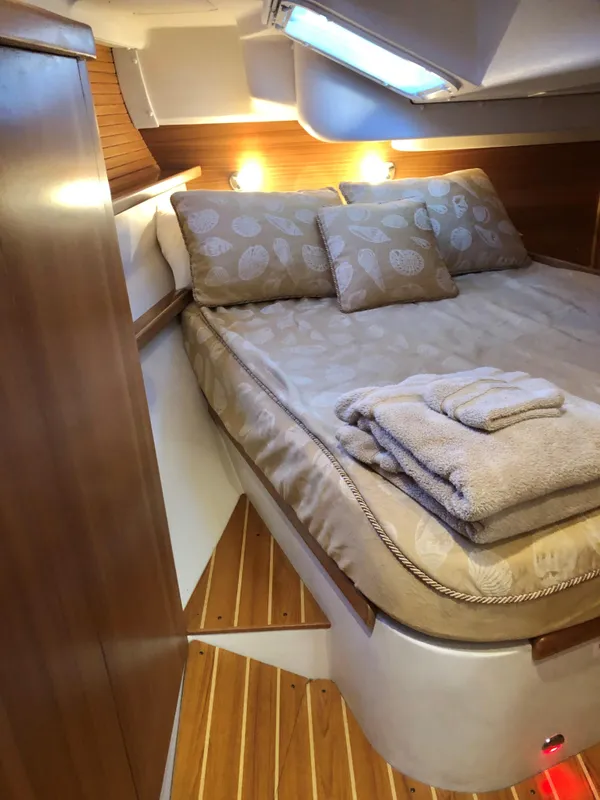 2010 Catalina 445