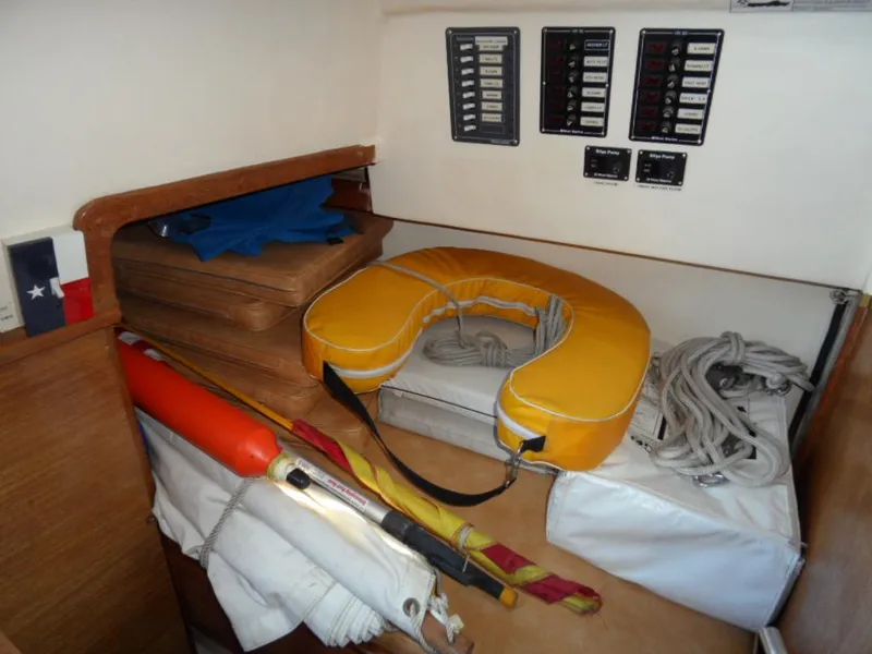 1967 CAL 34 Sloop