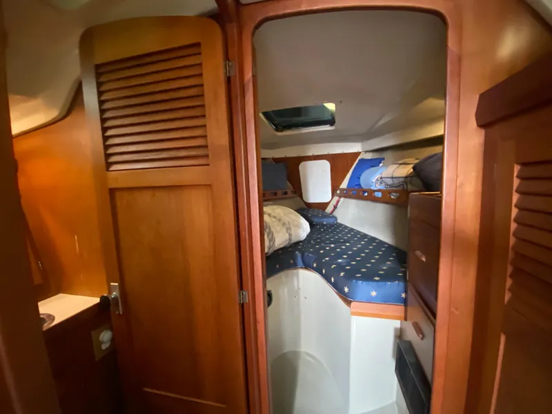 Vee Berth