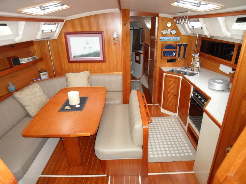 1990 Catalina 42 Three Stateroom