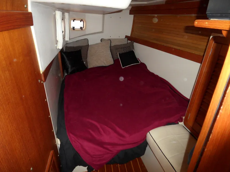 1990 Catalina 42 Three Stateroom