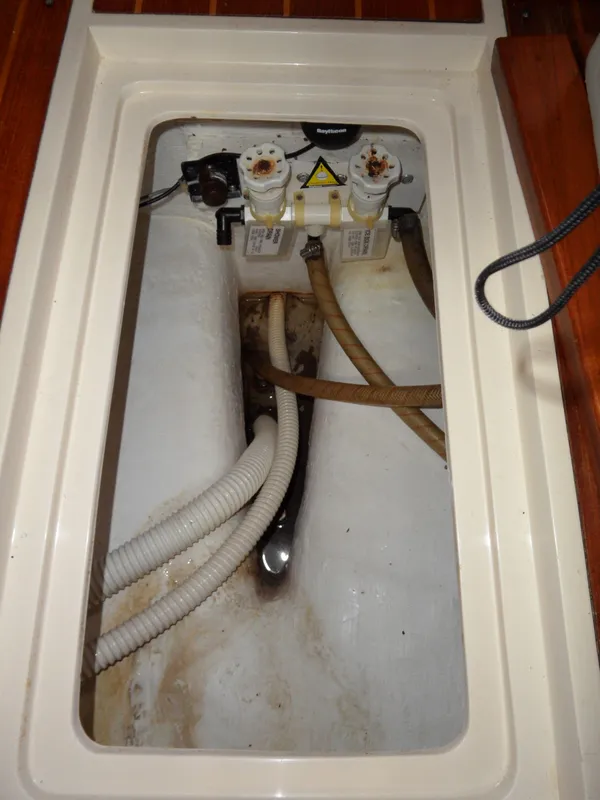 1990 Catalina 42 Three Stateroom