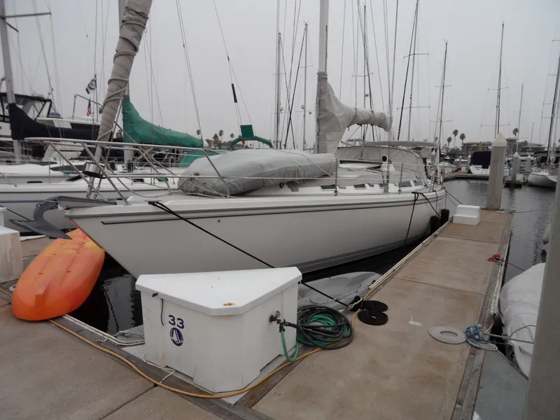 1990 Catalina 42 Three Stateroom
