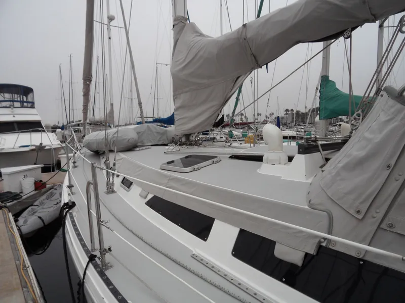 1990 Catalina 42 Three Stateroom