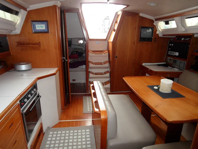 1990 Catalina 42 Three Stateroom