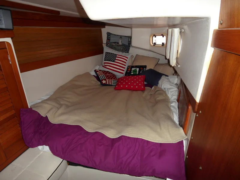 1990 Catalina 42 Three Stateroom