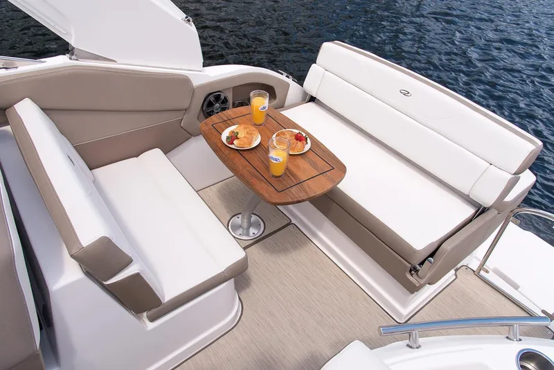 2018 Regal 28 Express