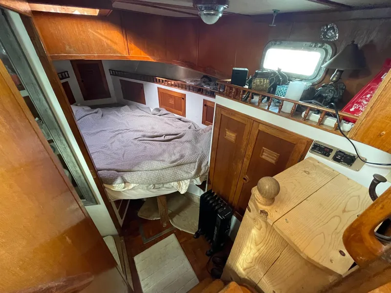1978 Cheoy Lee 35 Trawler