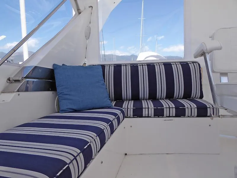 1995 Ocean Alexander Pilothouse