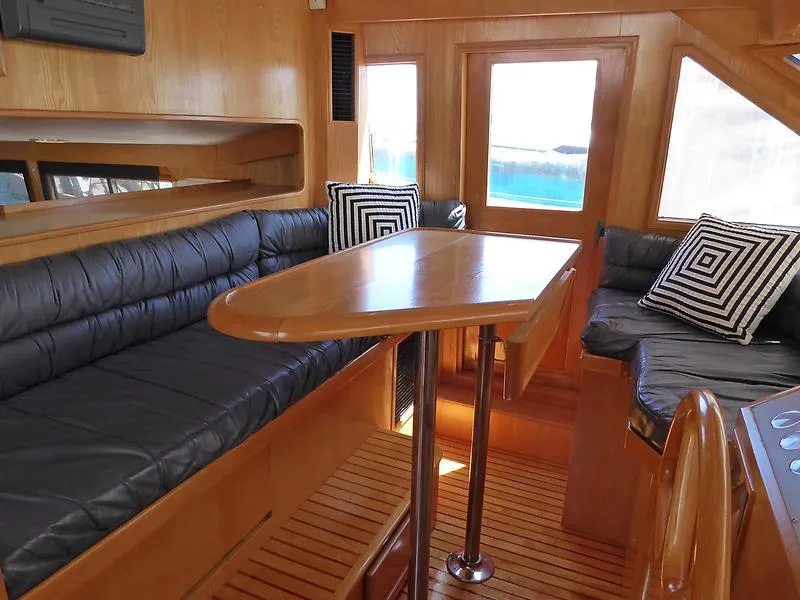 1995 Ocean Alexander Pilothouse