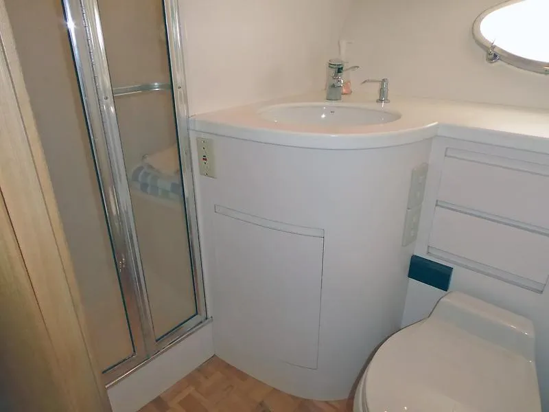 1995 Ocean Alexander Pilothouse