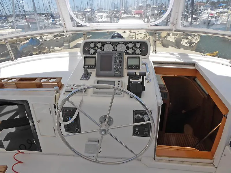 1995 Ocean Alexander Pilothouse