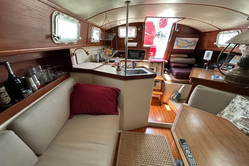 Salon Aft