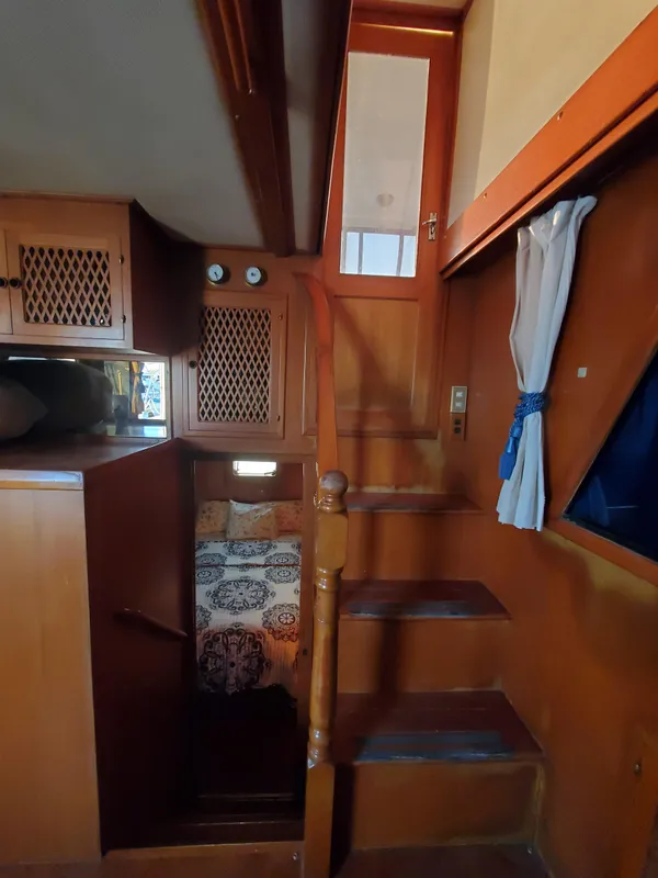 1987 Nova AFT CABIN MOTOR YACHT