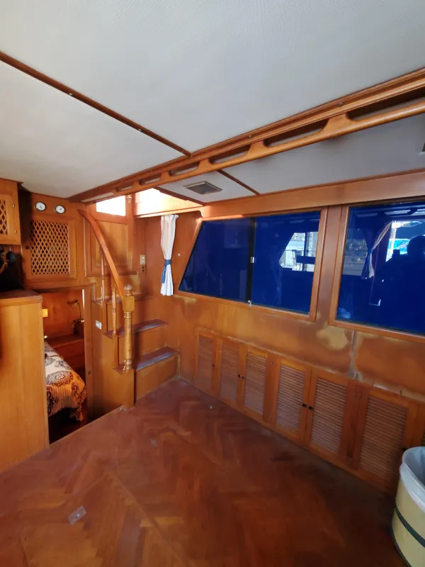 1987 Nova AFT CABIN MOTOR YACHT
