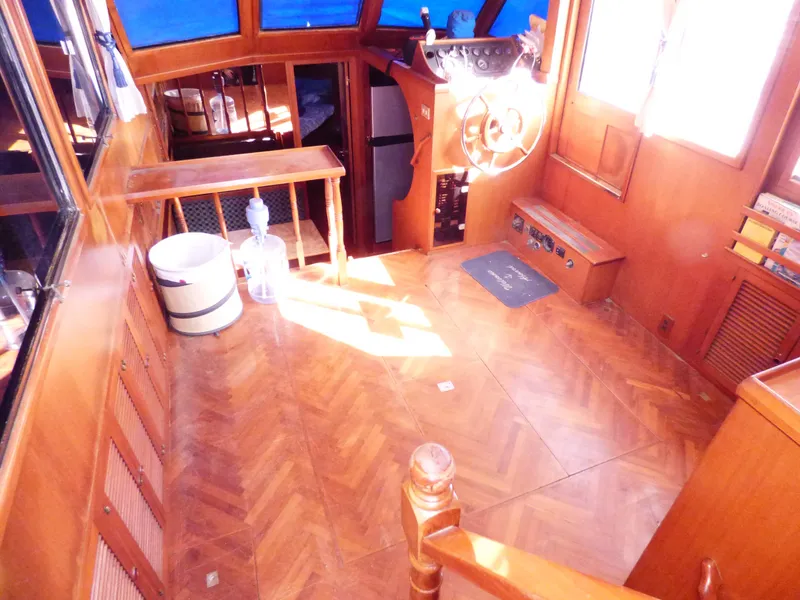 1987 Nova AFT CABIN MOTOR YACHT