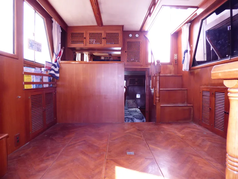1987 Nova AFT CABIN MOTOR YACHT