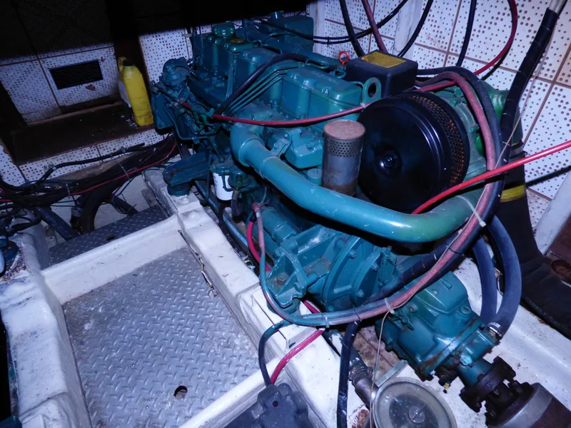 1987 Nova AFT CABIN MOTOR YACHT