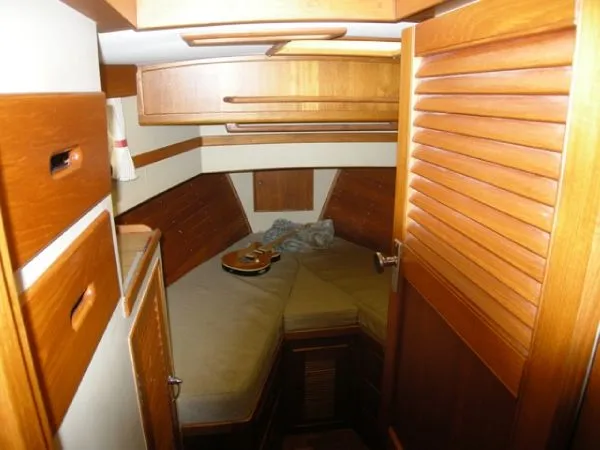 Guest stateroom forward