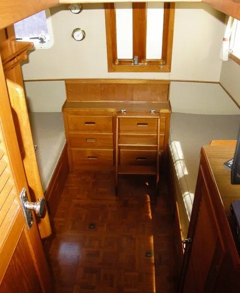 Aft master suite w/door to aft deck