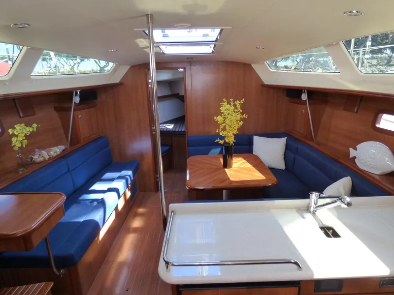 2016 Marlow-Hunter 37