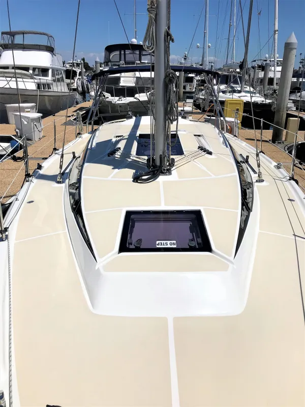 2016 Marlow-Hunter 37