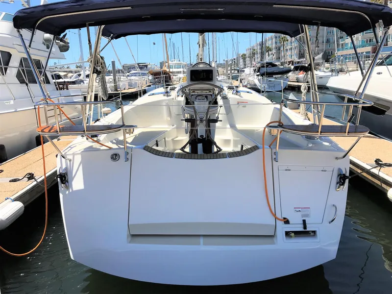 2016 Marlow-Hunter 37