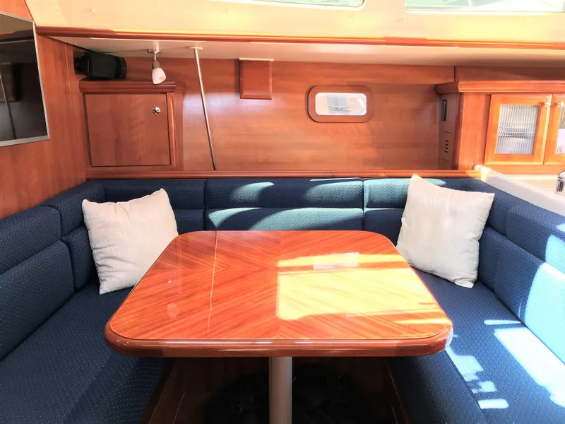 2016 Marlow-Hunter 37