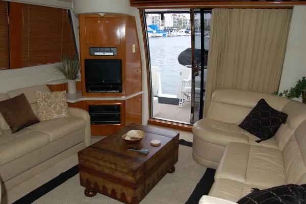 2000 Carver Voyager