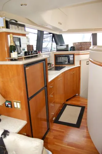 2000 Carver Voyager