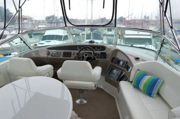 2000 Carver Voyager