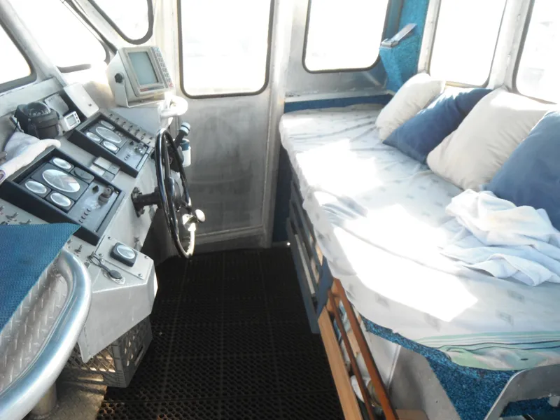 1994 Omni North Commercial Crabber