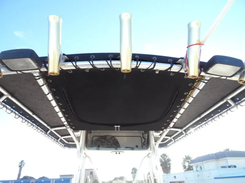 2004 22 Century Center Console w Trailer
