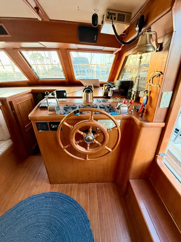 1984 Marine Trader 40 LaBelle by Bestway
