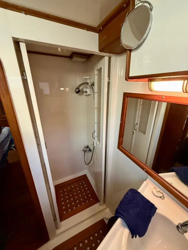 1984 Marine Trader 40 LaBelle by Bestway
