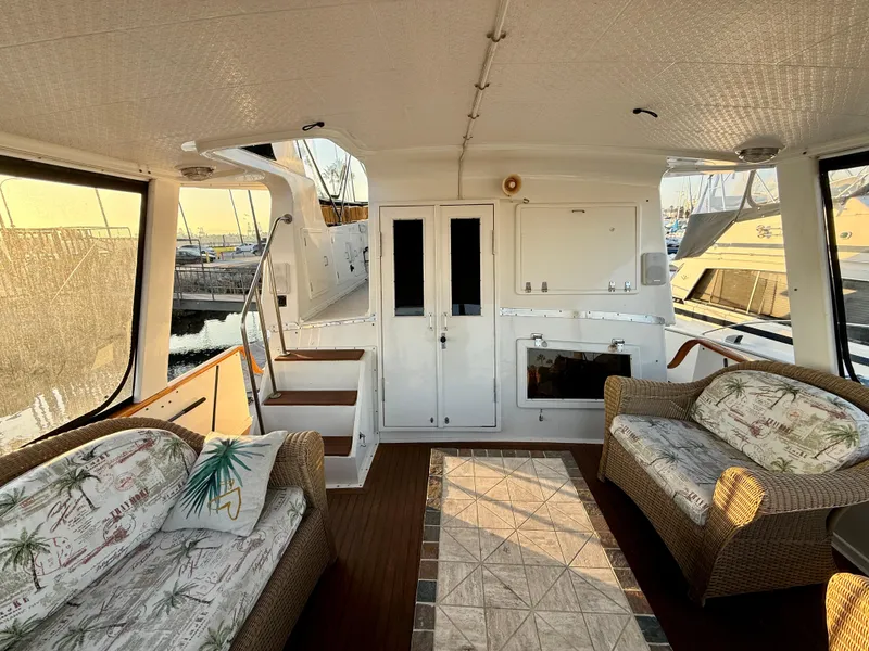 1984 Marine Trader 40 LaBelle by Bestway