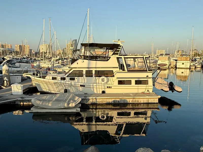1984 Marine Trader 40 LaBelle by Bestway