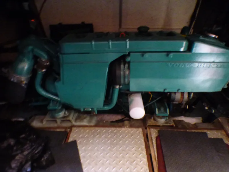 1984 Marine Trader 40 LaBelle by Bestway