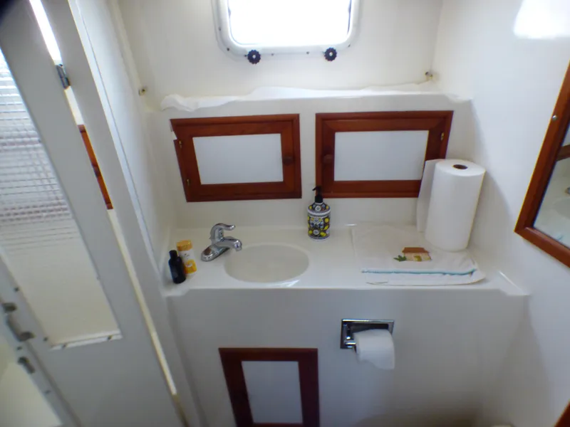 1984 Marine Trader 40 LaBelle by Bestway