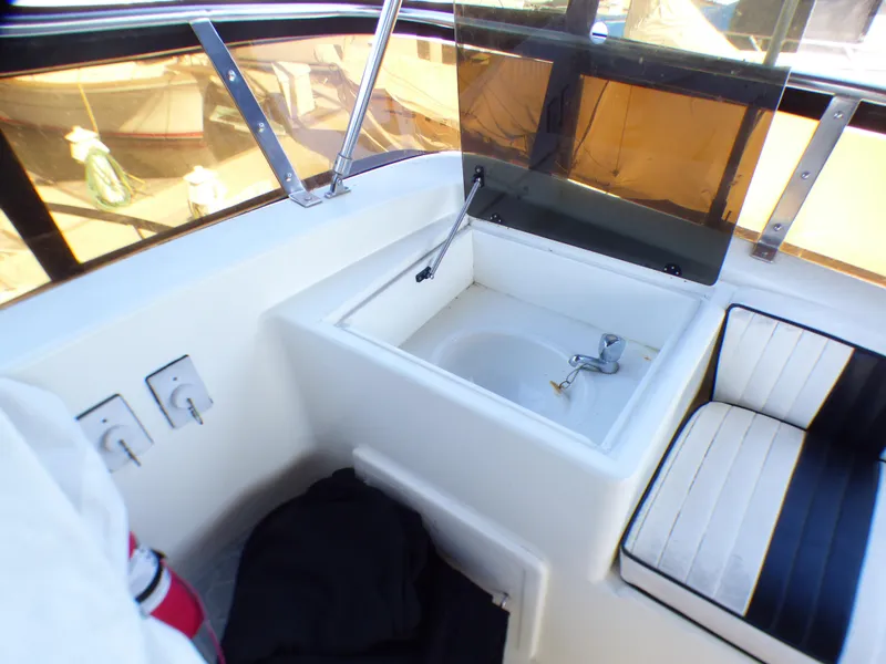 1984 Marine Trader 40 LaBelle by Bestway