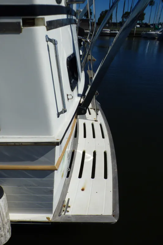 1984 Marine Trader 40 LaBelle by Bestway