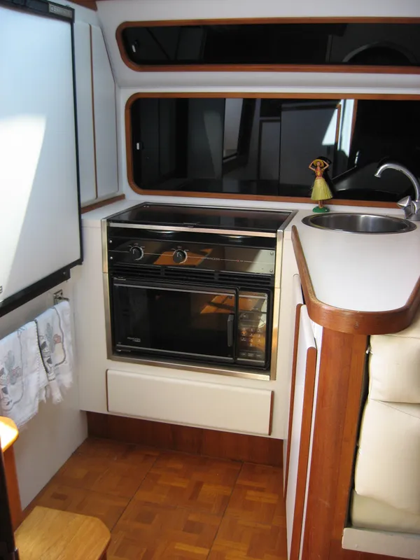 1989 Tiara Yachts 3300 Open