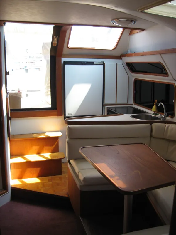 1989 Tiara Yachts 3300 Open