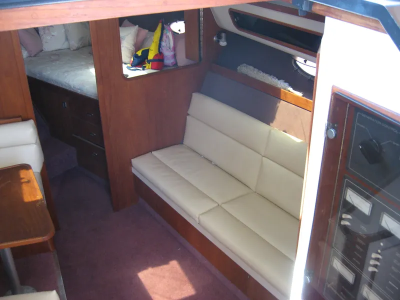 1989 Tiara Yachts 3300 Open